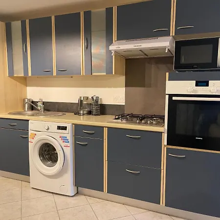 Apartment Bas De 