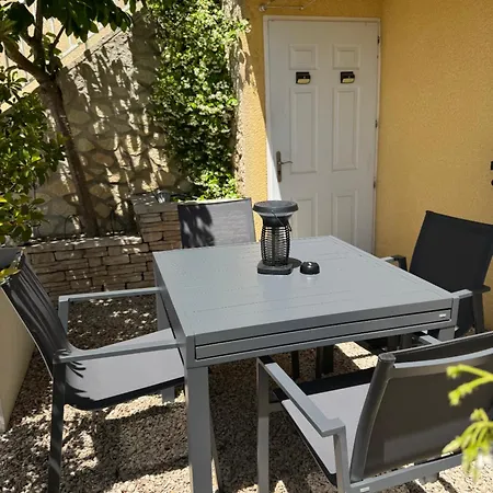 Apartment Bas De 