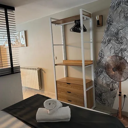 Apartment Bas De 
